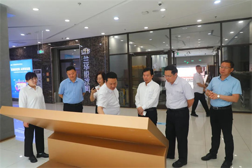广东富联娱乐软件科技公司董事长带队来兰华集团考察洽谈 广东富联娱乐软件科技公司董事长带队来兰华集团考察洽谈